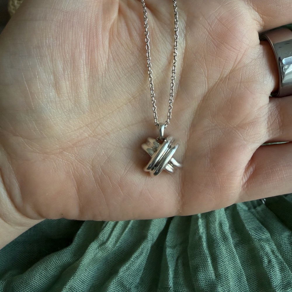 Tiffany & Co Vintage 1990 Signature X Pendant Necklace 925 Sterling Silver 16.5”
